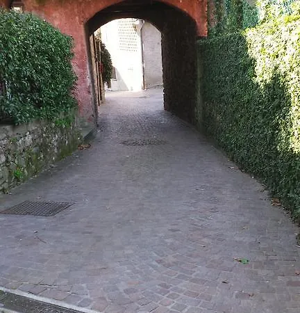Piccolo Porto Di Cerro Apartment